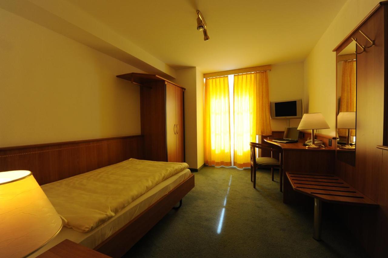 Hotel Engel Zofingen Oda fotoğraf